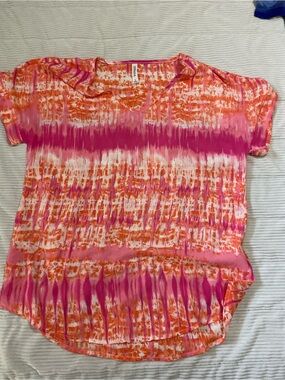 Zenana Outfitters Pink and Orange Tie-Dye V-Neck Short Sleeve Top